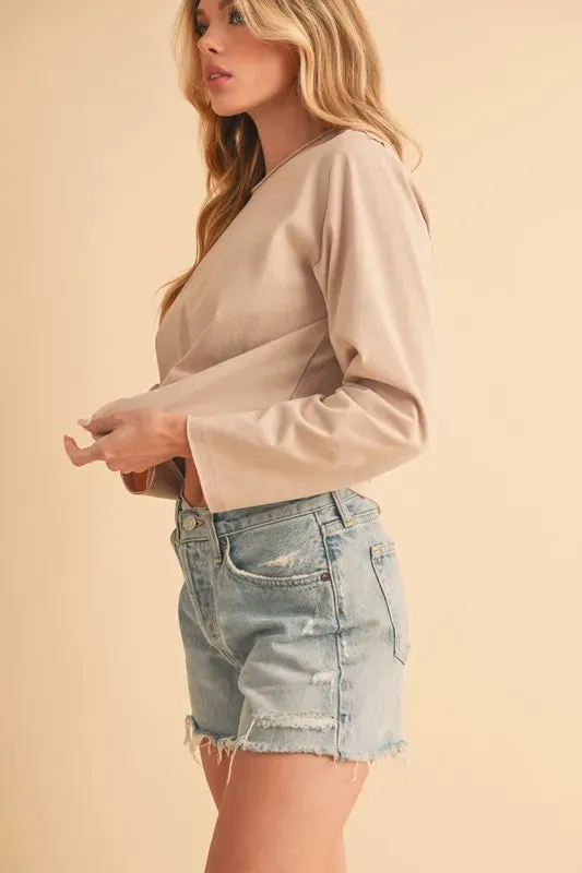 Aemi Co Round Neck Long Sleeve T-Shirt