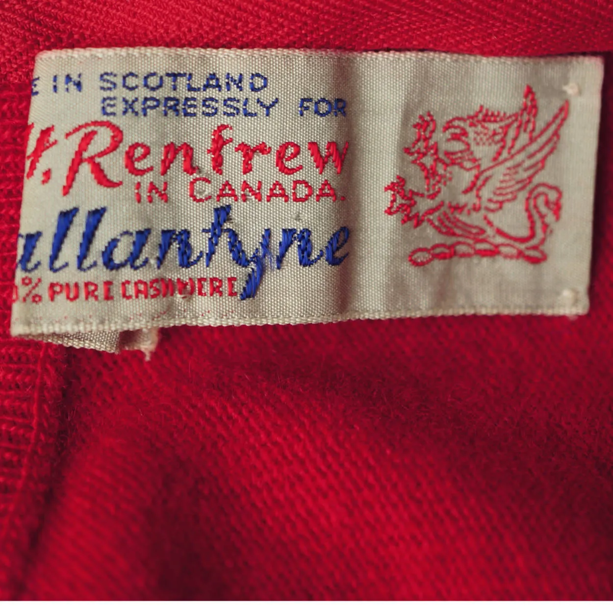Vintage 1960s Ballantyne Scottish Cashmere Shell Sweater Pullover Cherry Red M